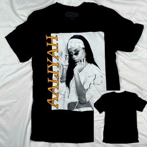 Aaliya T-shirt black Adult size small
